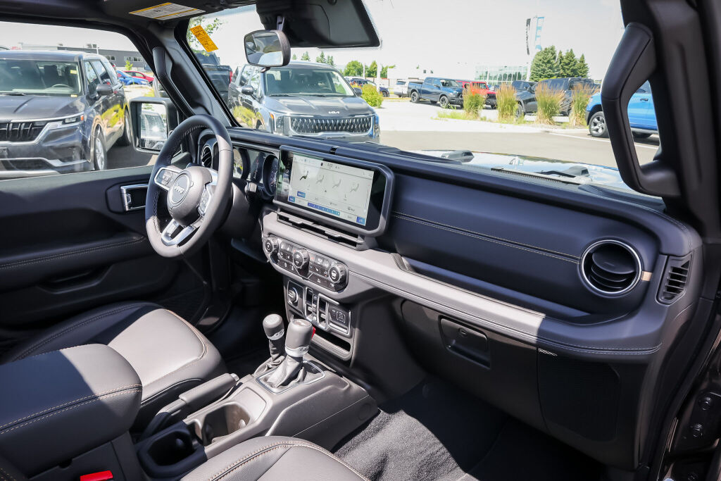 new 2025 Jeep Wrangler car, priced at $69,794