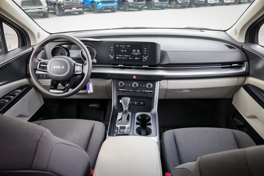 used 2024 Kia Carnival car, priced at $40,999