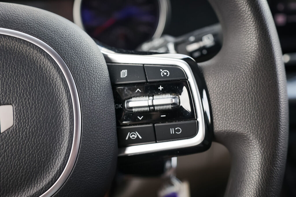 used 2024 Kia Carnival car, priced at $40,999