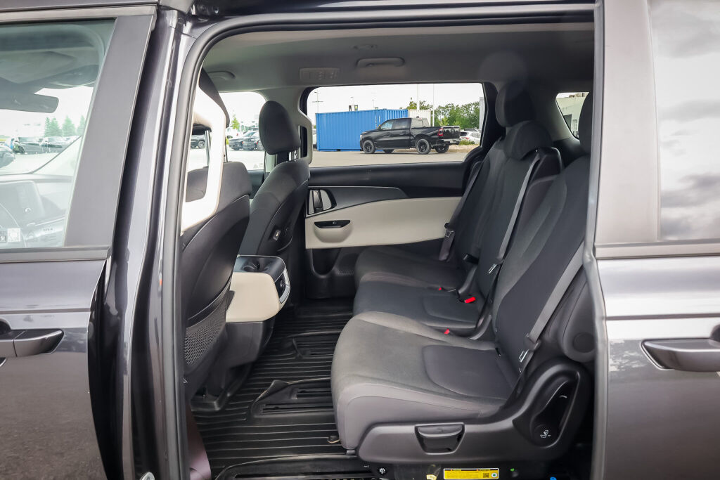 used 2024 Kia Carnival car, priced at $40,999