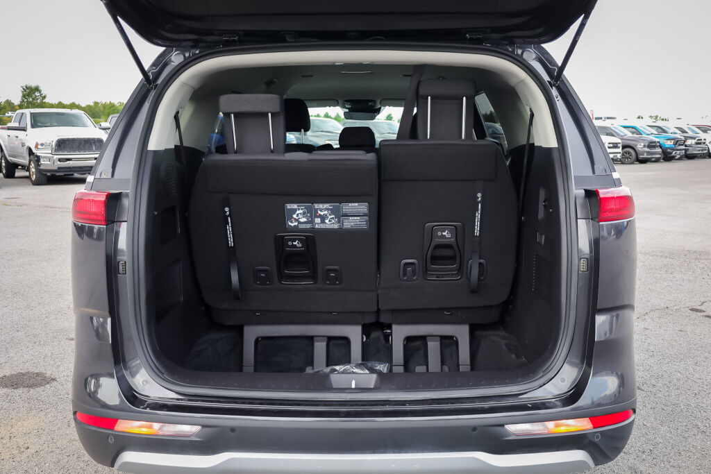 used 2024 Kia Carnival car, priced at $40,999