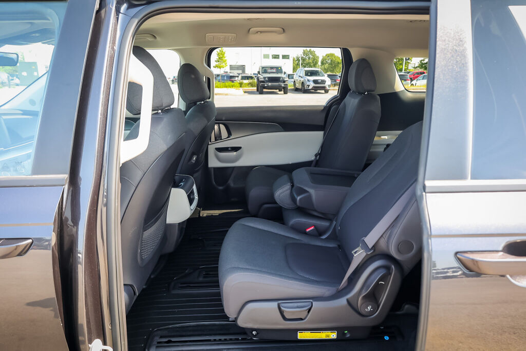 used 2024 Kia Carnival car, priced at $43,598
