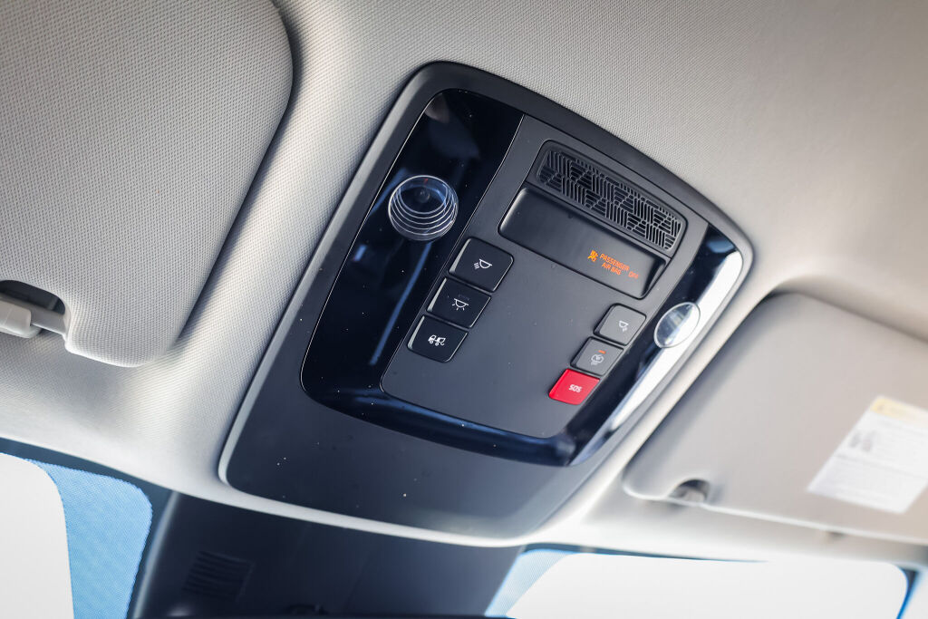 used 2025 Kia Carnival car, priced at $47,598