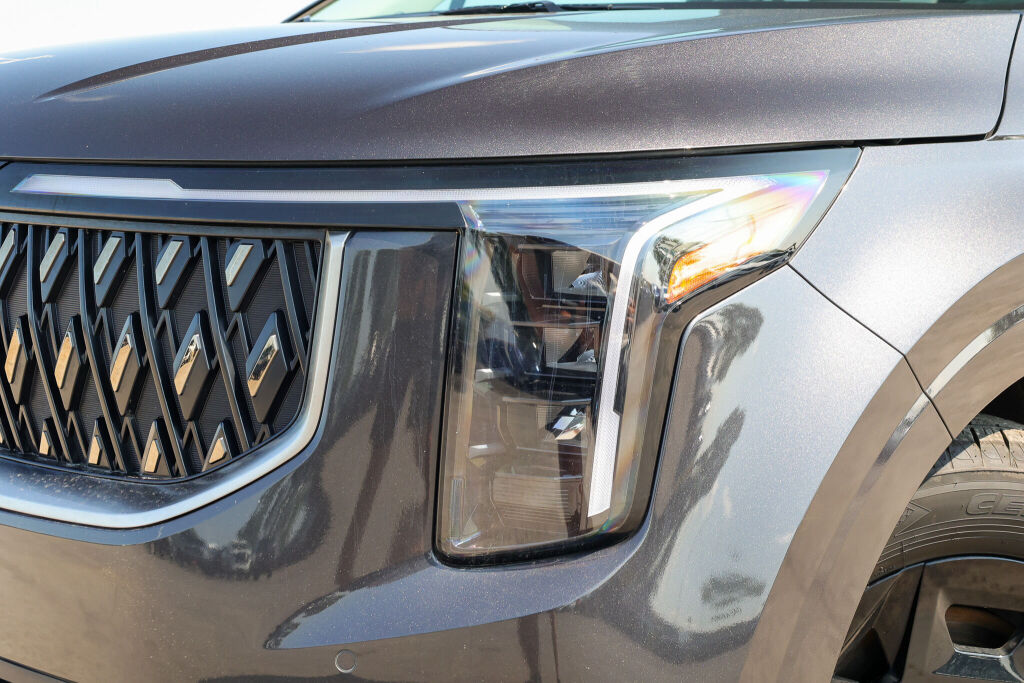 used 2025 Kia Carnival car, priced at $47,598