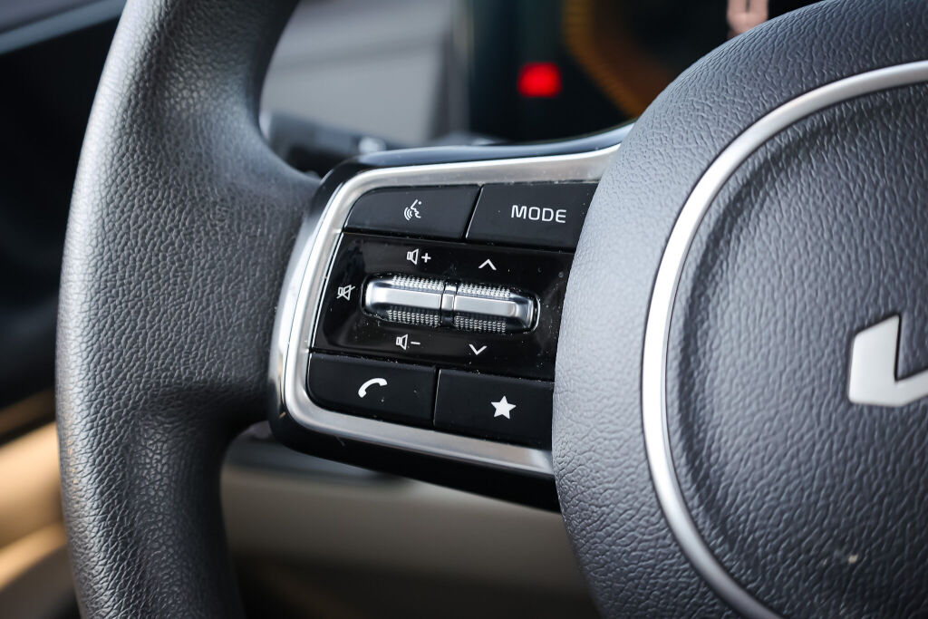 used 2025 Kia Carnival car, priced at $47,598