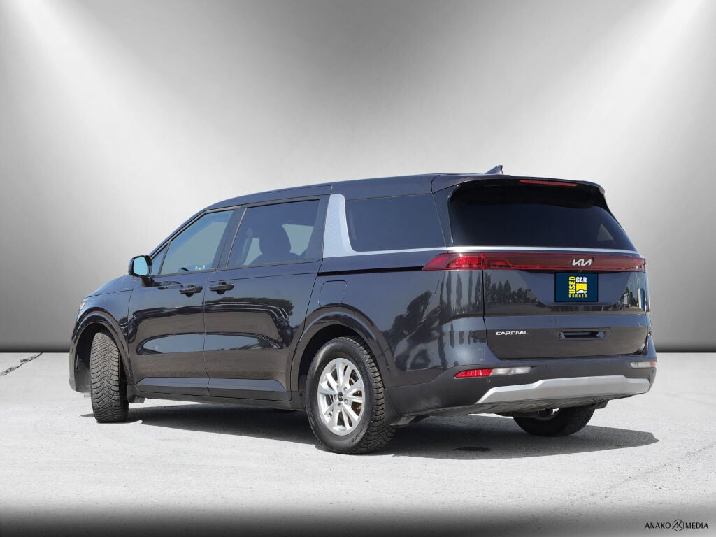 used 2024 Kia Carnival car, priced at $43,598