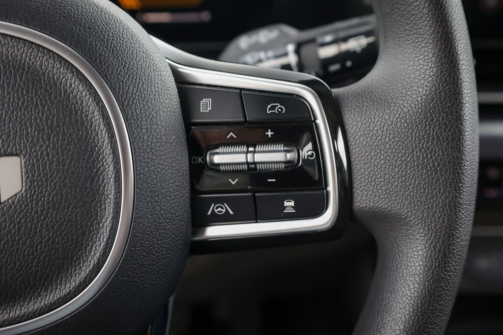 used 2025 Kia Carnival car, priced at $47,598