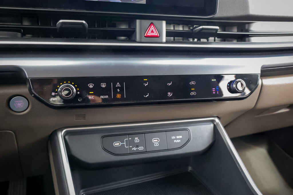 used 2025 Kia Carnival car, priced at $47,598