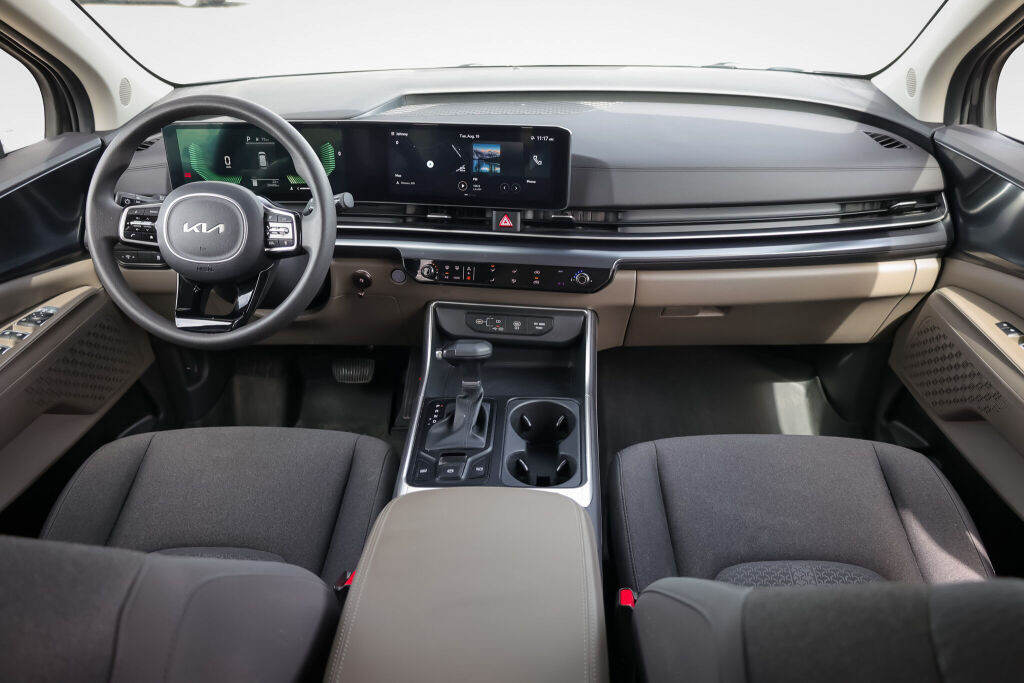 used 2025 Kia Carnival car, priced at $47,598