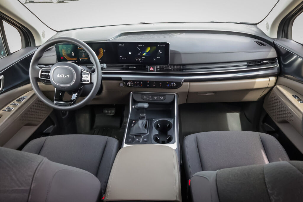 used 2025 Kia Carnival car, priced at $47,598