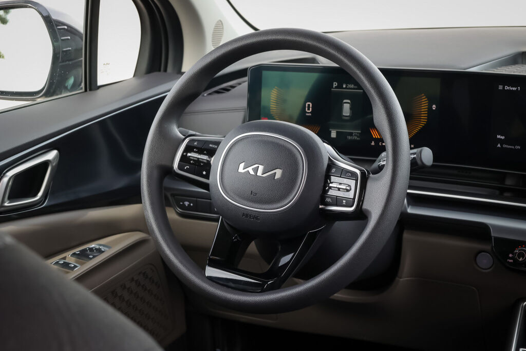 used 2025 Kia Carnival car, priced at $47,598