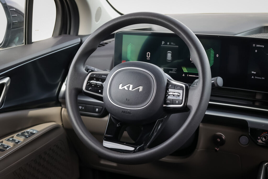 used 2025 Kia Carnival car, priced at $47,598