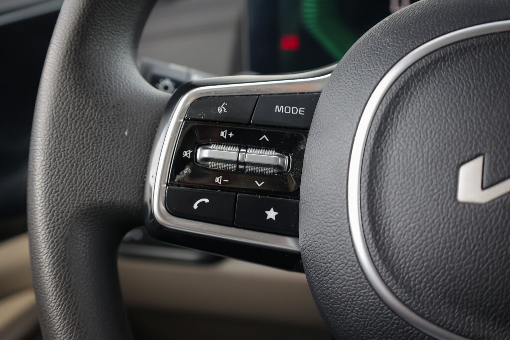 used 2025 Kia Carnival car, priced at $47,598